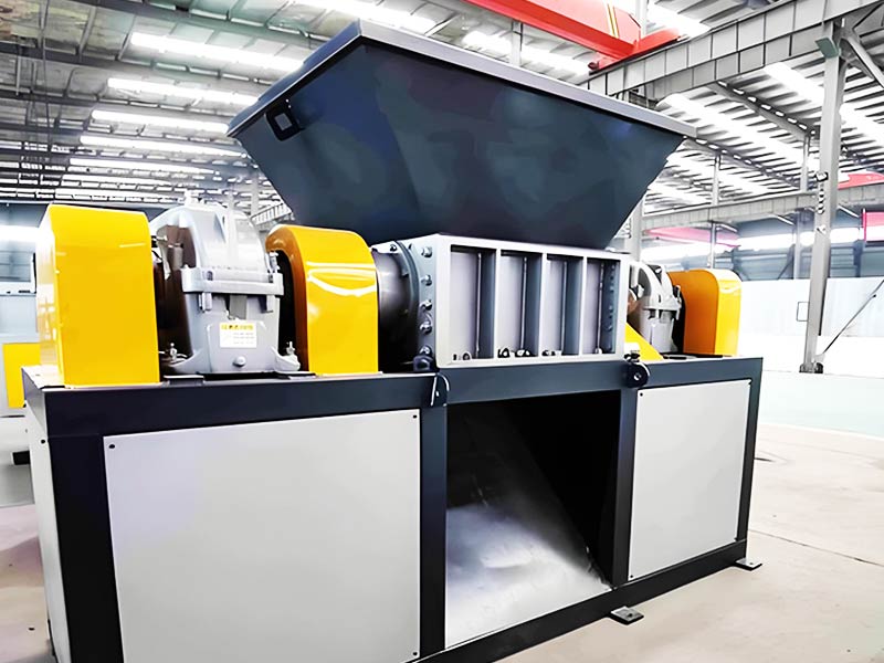 Twin-Shaft Shredder Machine
